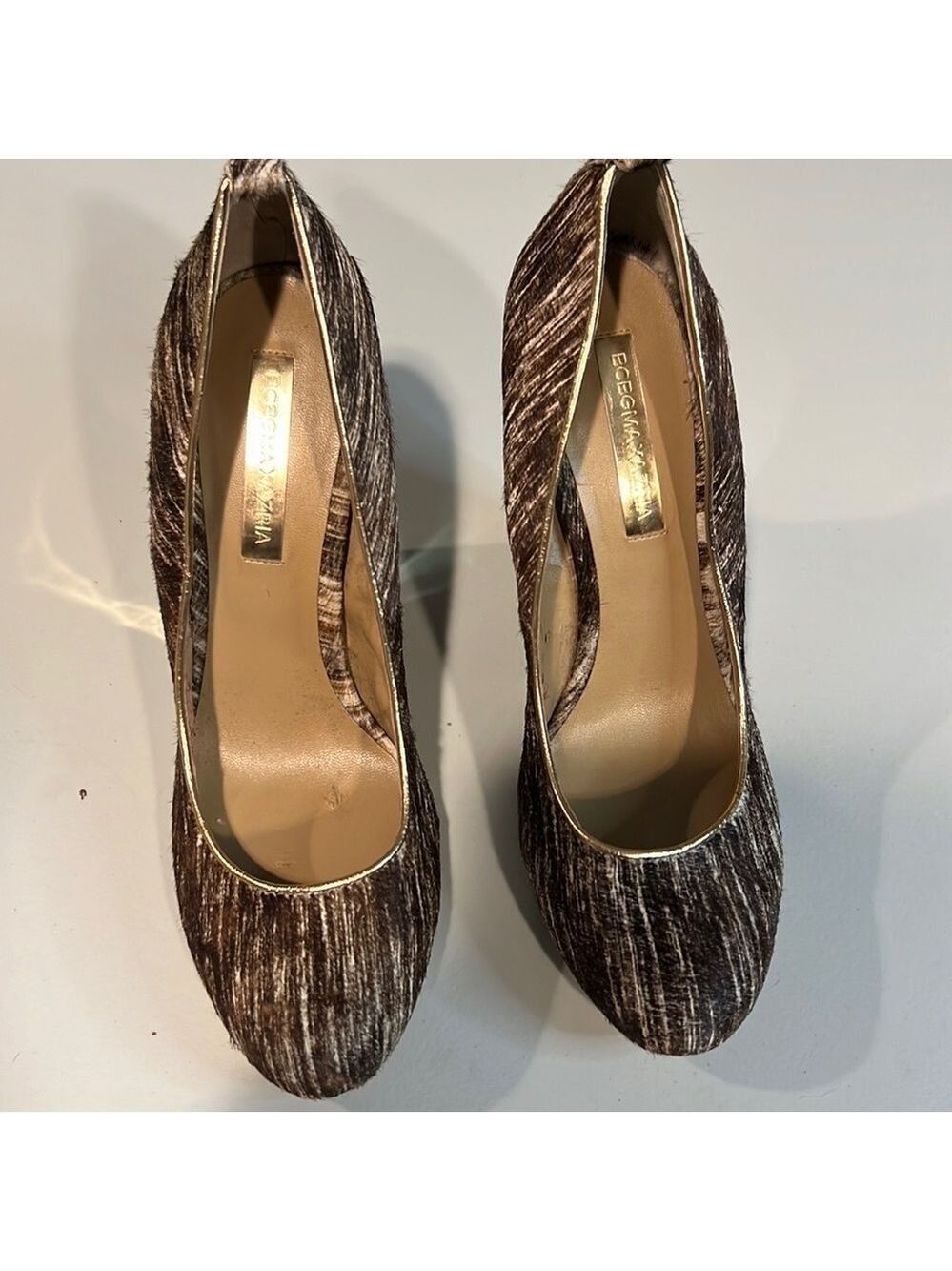 BCBGMAXAZRIA Gold Wedges Calf Hair Fur Size 8.5